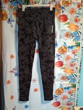 Gymshark Black and Gray Camo High-Waist Leggings Size Small